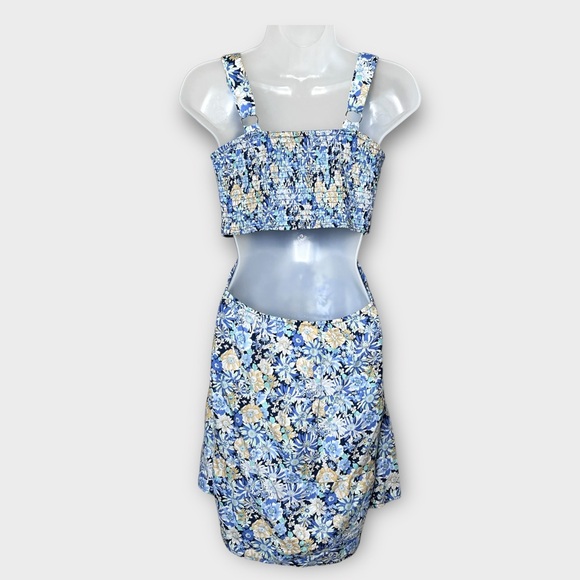 HEARTLOOM Blue Floral Cotton Ruta Dress Smocked Cutout Back Size Medium - Picture 4 of 8